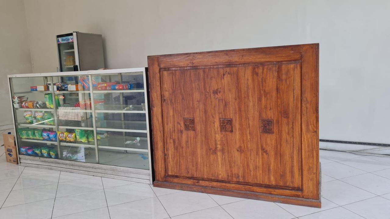 Oyo 90831 Hotel Gardenia Prambanan Solo Kültér fotó