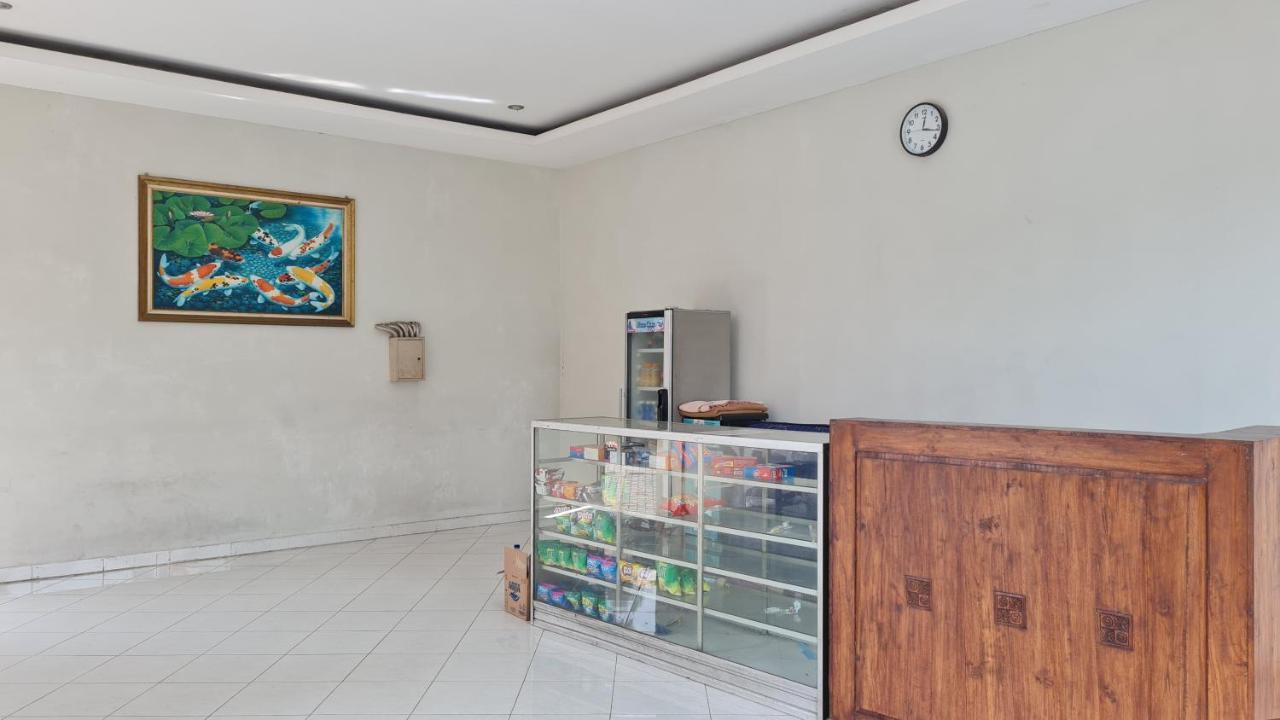 Oyo 90831 Hotel Gardenia Prambanan Solo Kültér fotó