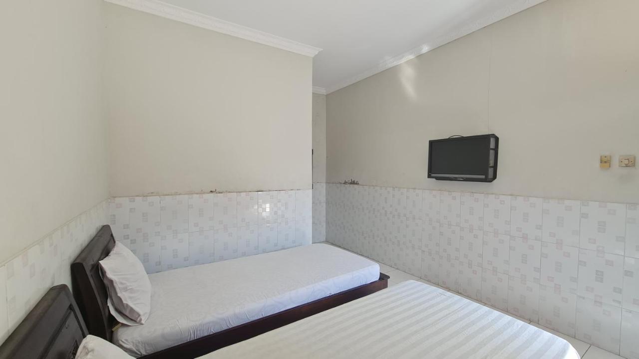 Oyo 90831 Hotel Gardenia Prambanan Solo Kültér fotó