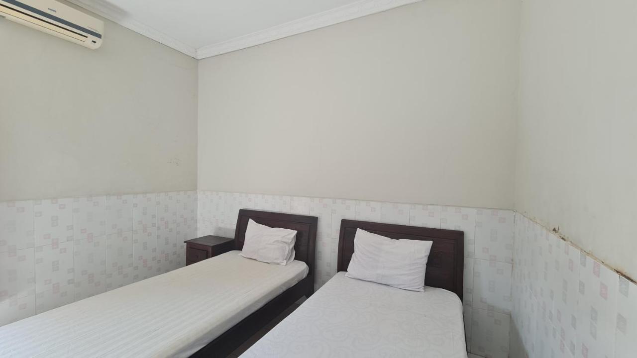 Oyo 90831 Hotel Gardenia Prambanan Solo Kültér fotó