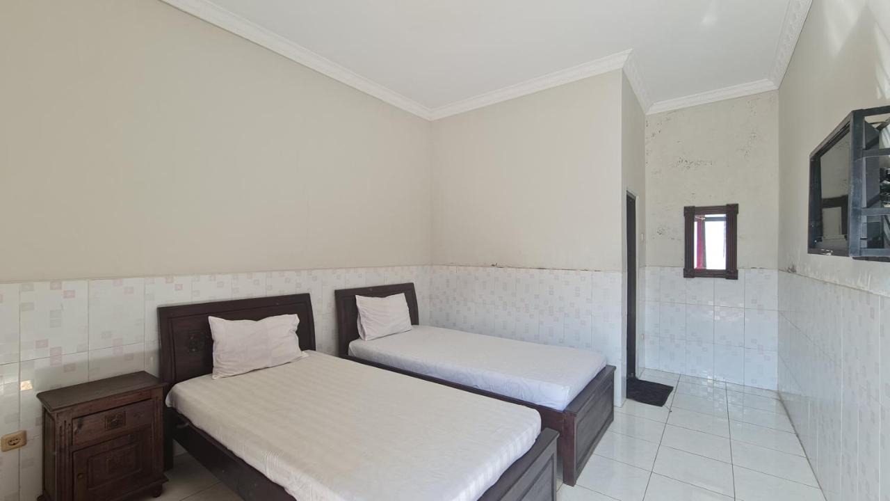 Oyo 90831 Hotel Gardenia Prambanan Solo Kültér fotó