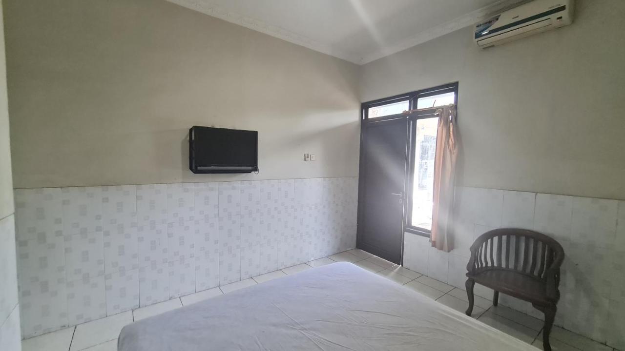 Oyo 90831 Hotel Gardenia Prambanan Solo Kültér fotó