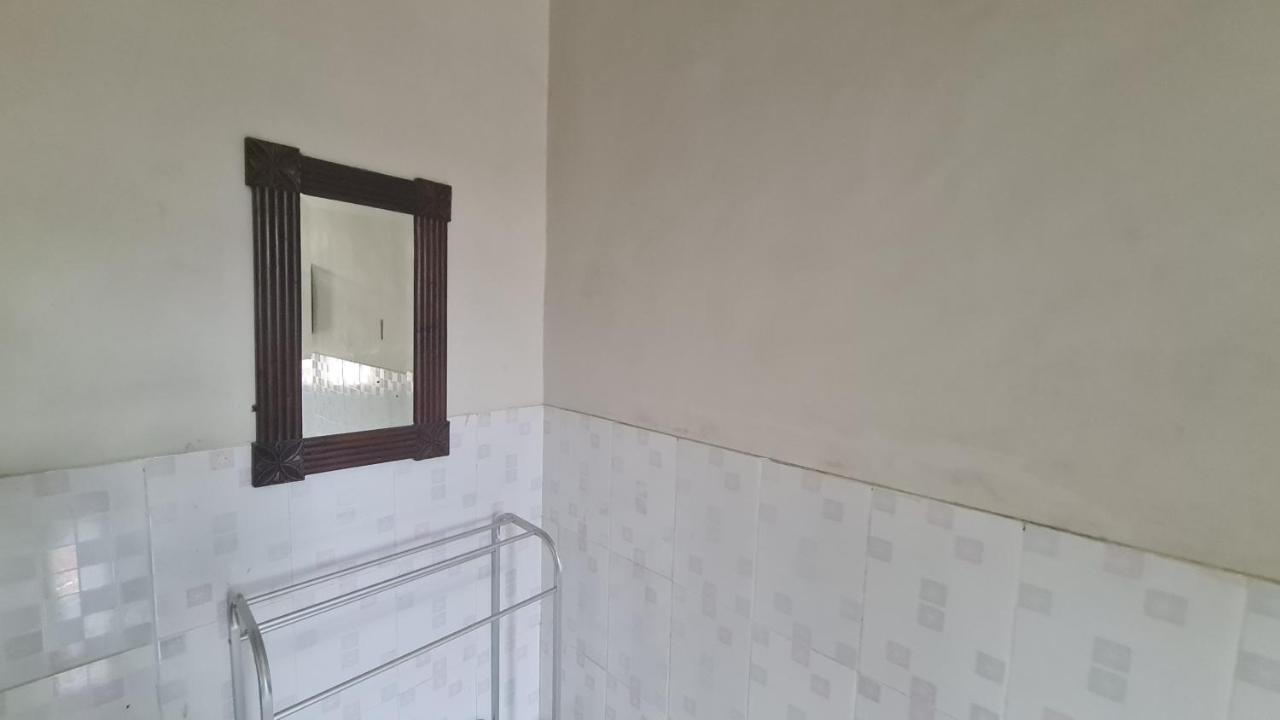 Oyo 90831 Hotel Gardenia Prambanan Solo Kültér fotó