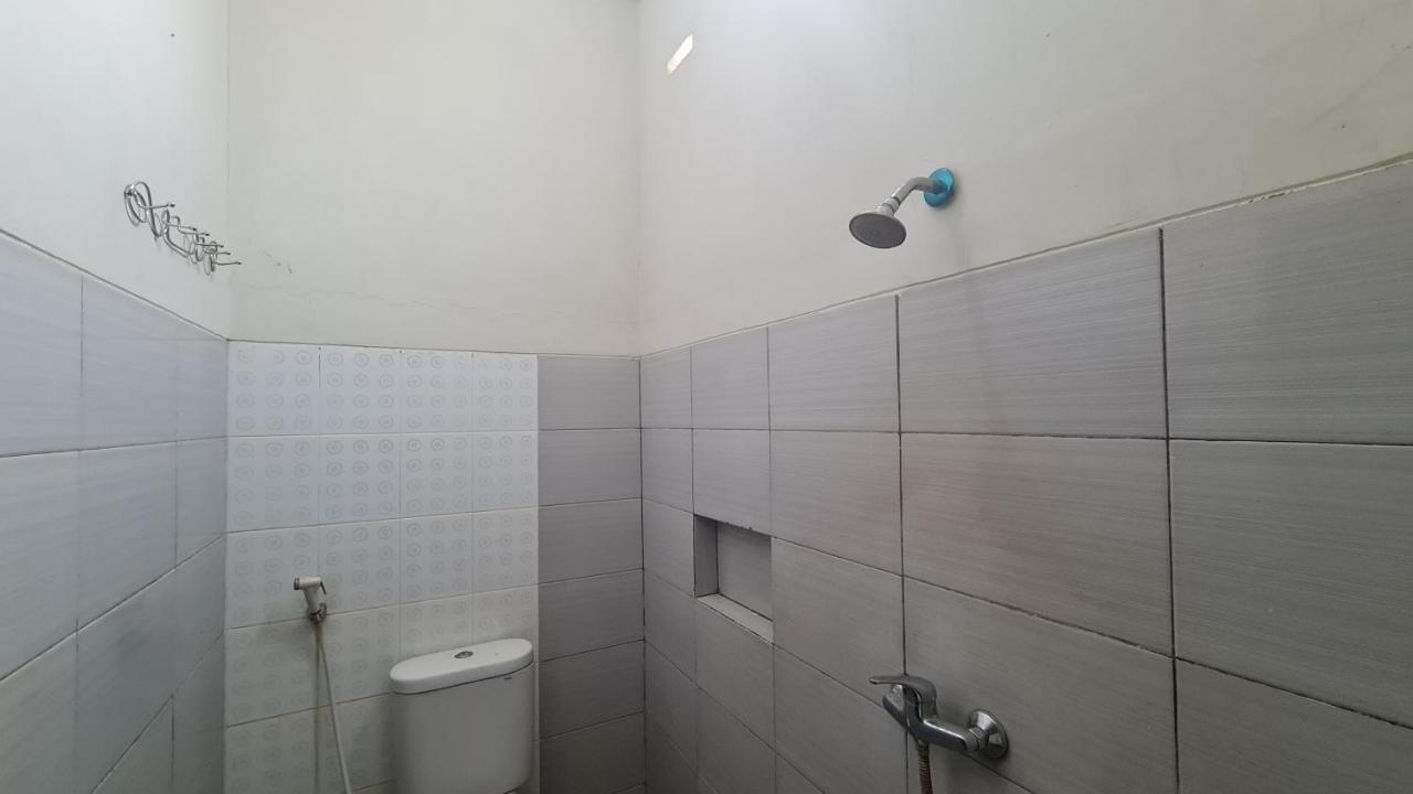 Oyo 90831 Hotel Gardenia Prambanan Solo Kültér fotó